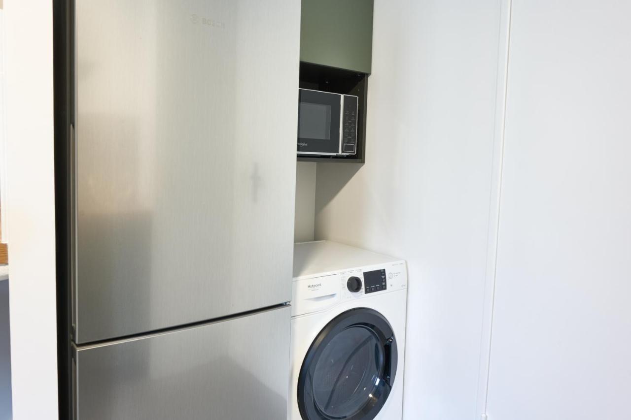 Eclat Dore Bondy Suites Free Parking Bagian luar foto
